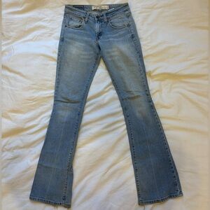 Y2K low rise Levi’s